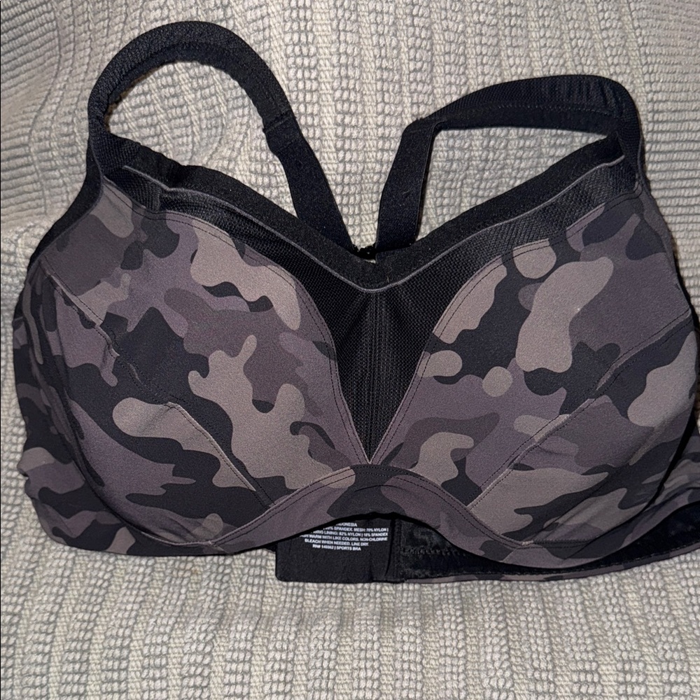 Torrid Active Black and Gray Camouflage Sports Bra